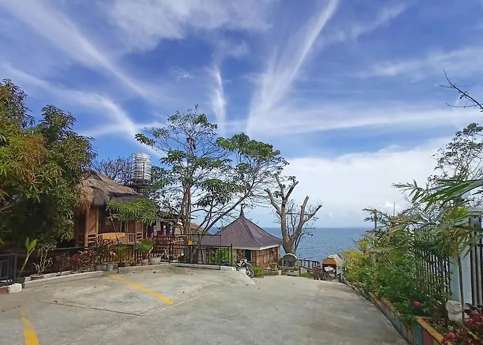 Cliff By Hiverooms Resort Catmon